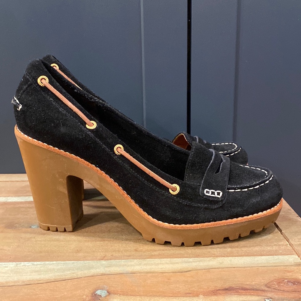 Sperry black suede pumps in excellent condition